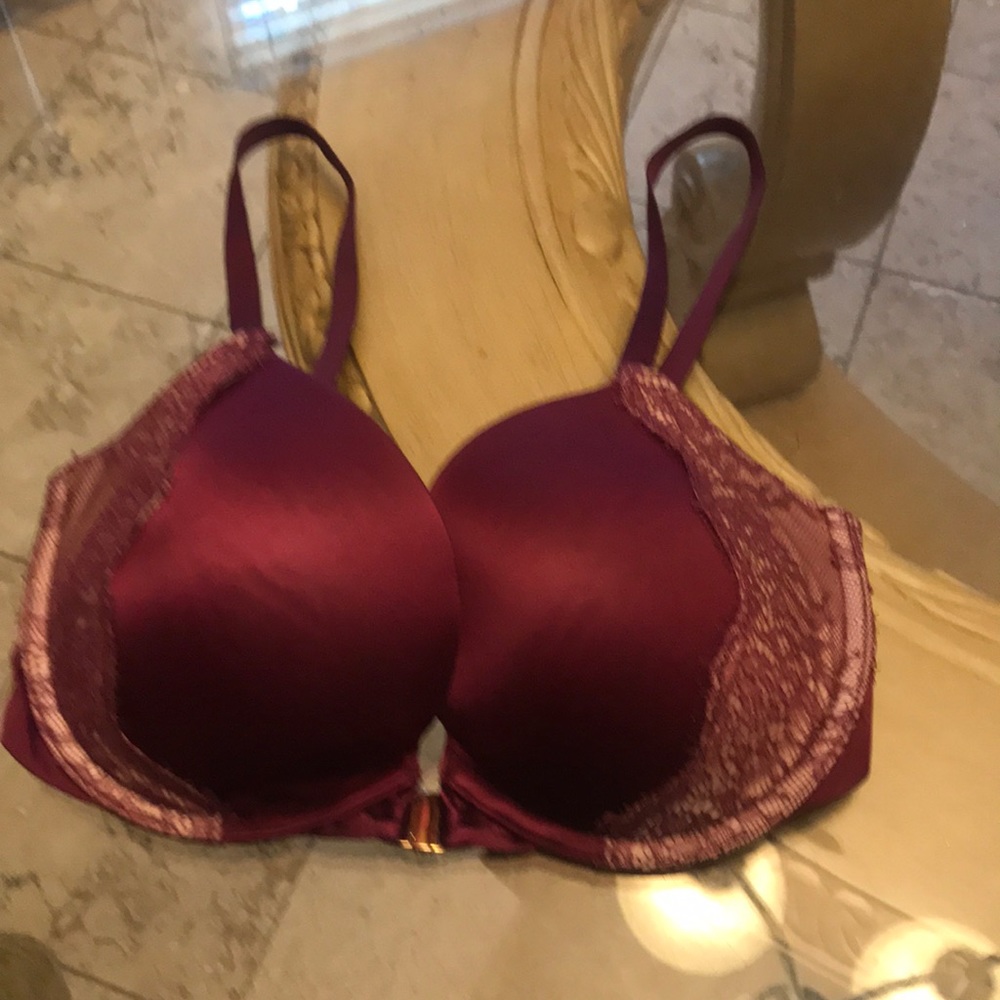 VICTORIA SECRET PUSH-UP UNDERWIRE FRONT SNAP BRA